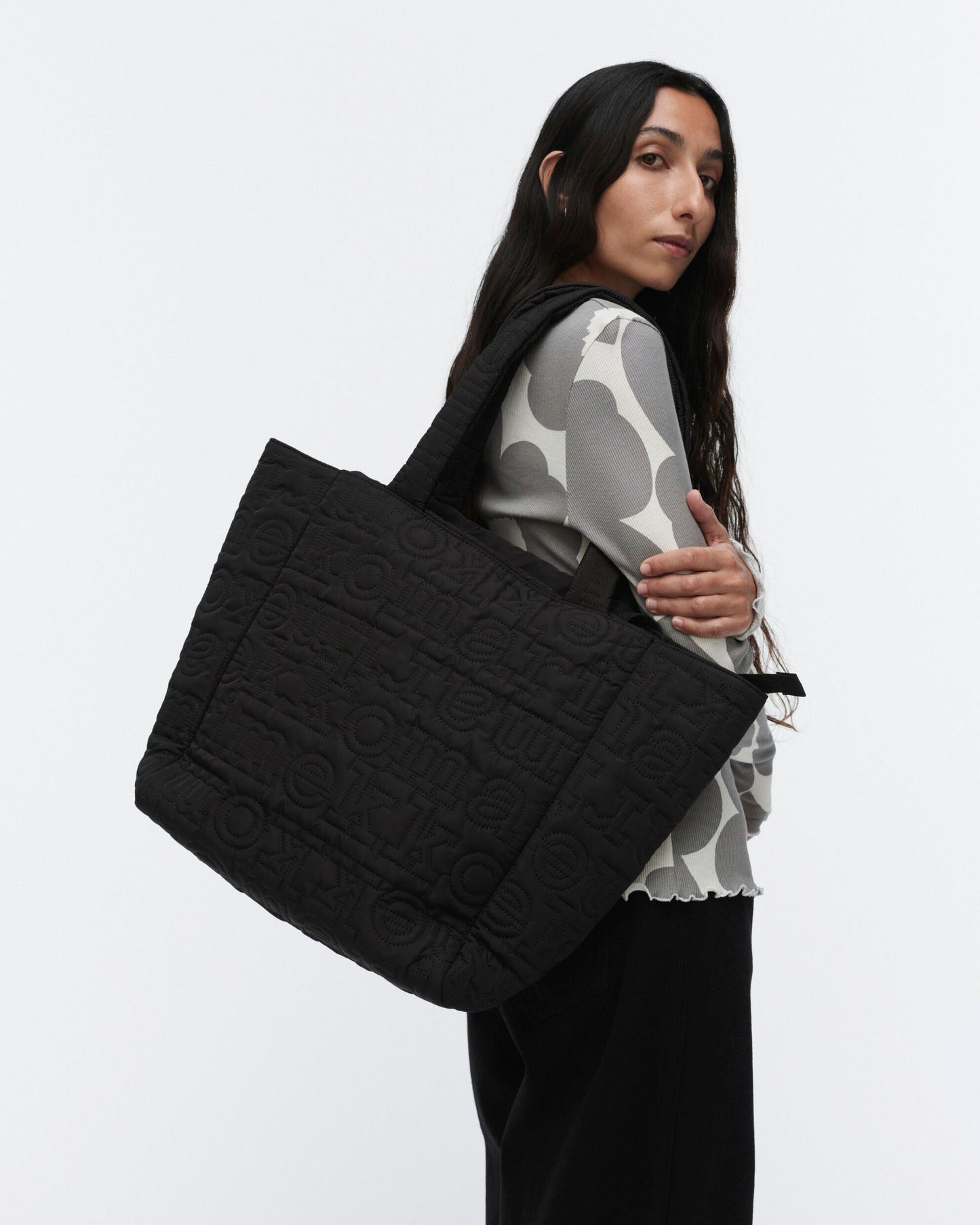 Joy Tote M Logo