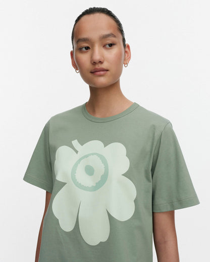 Ae Erna Unikko Placement Kioski T-Shirt