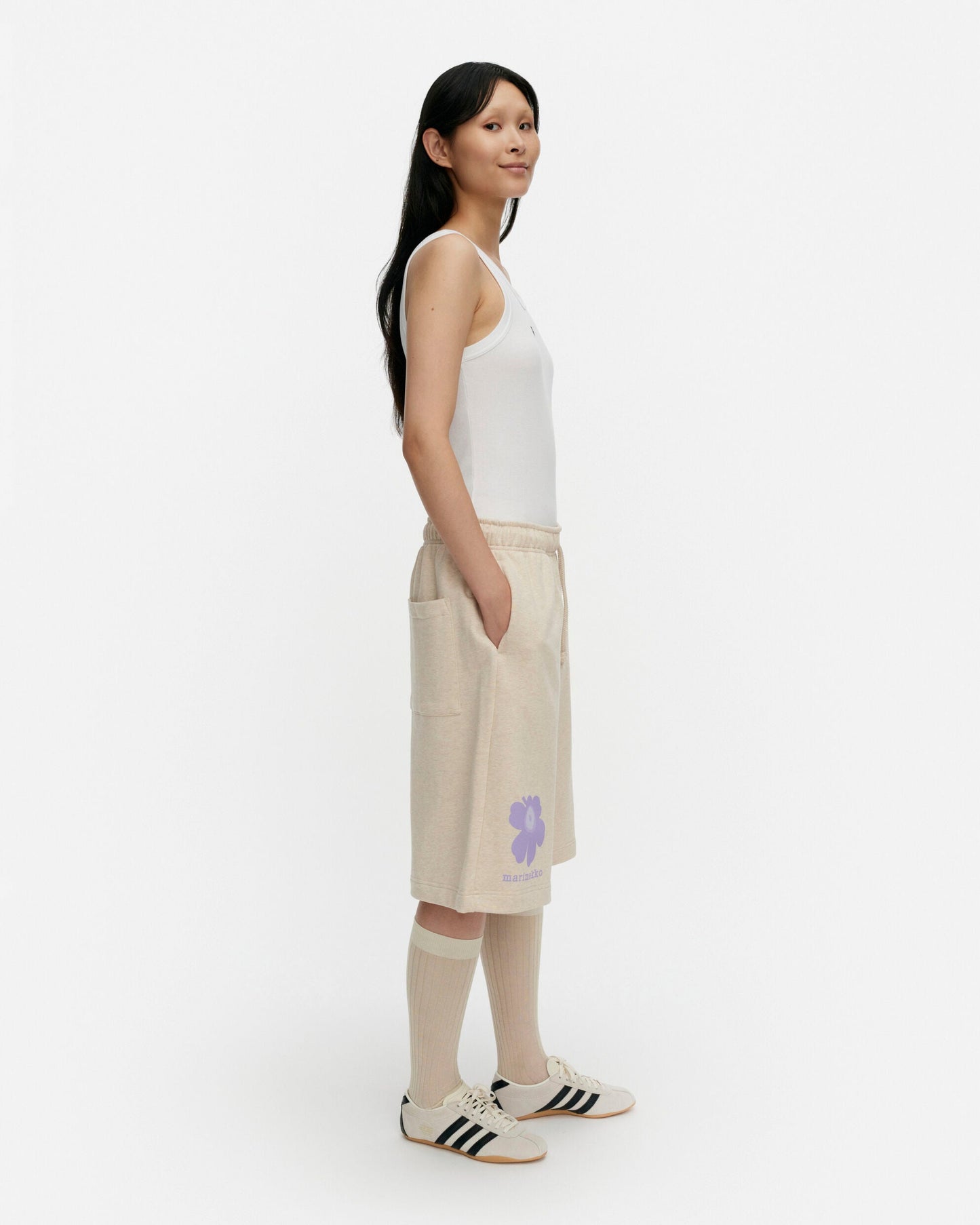 Sarana Unikko Placement Kioski Shorts
