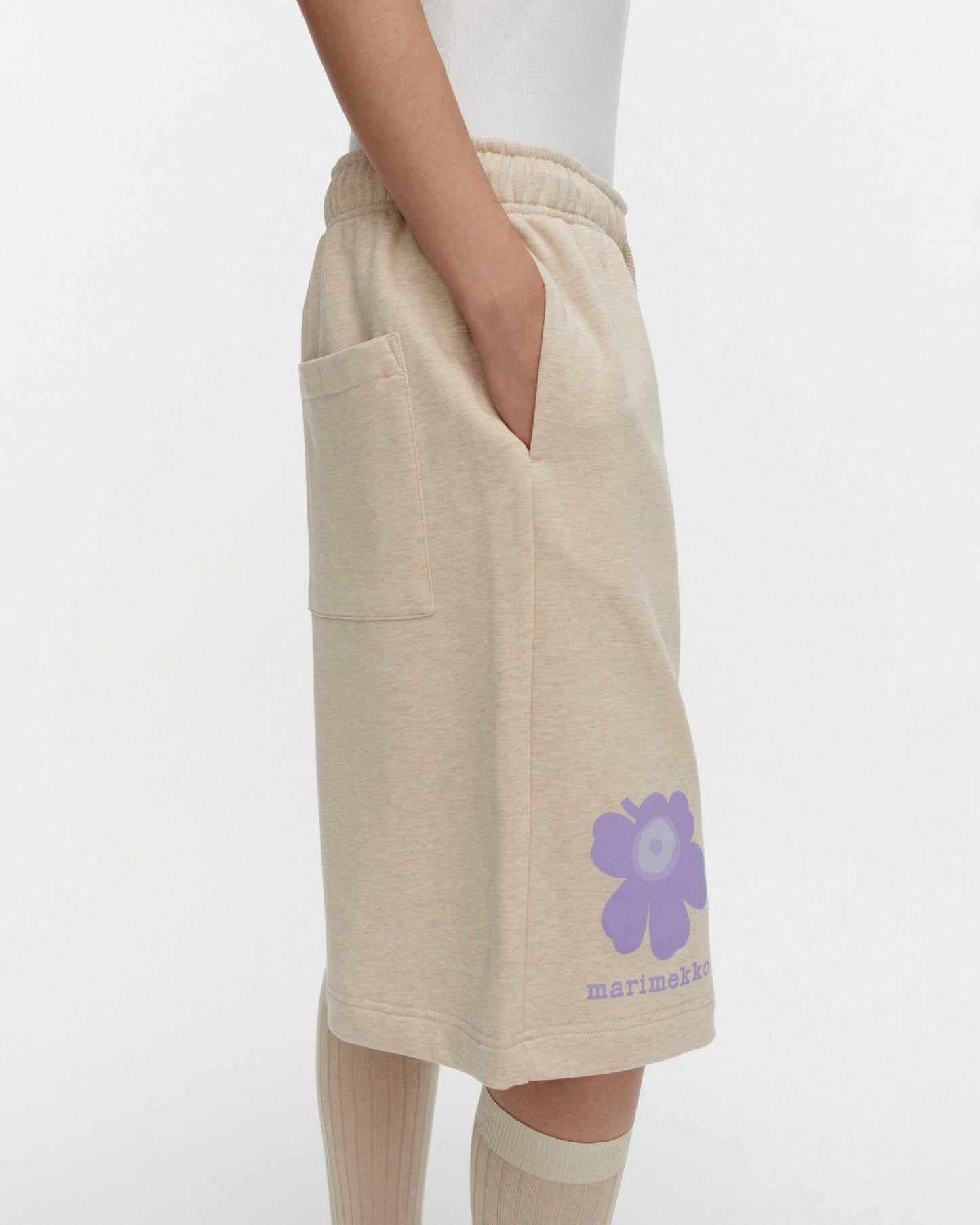 Sarana Unikko Placement Kioski Shorts