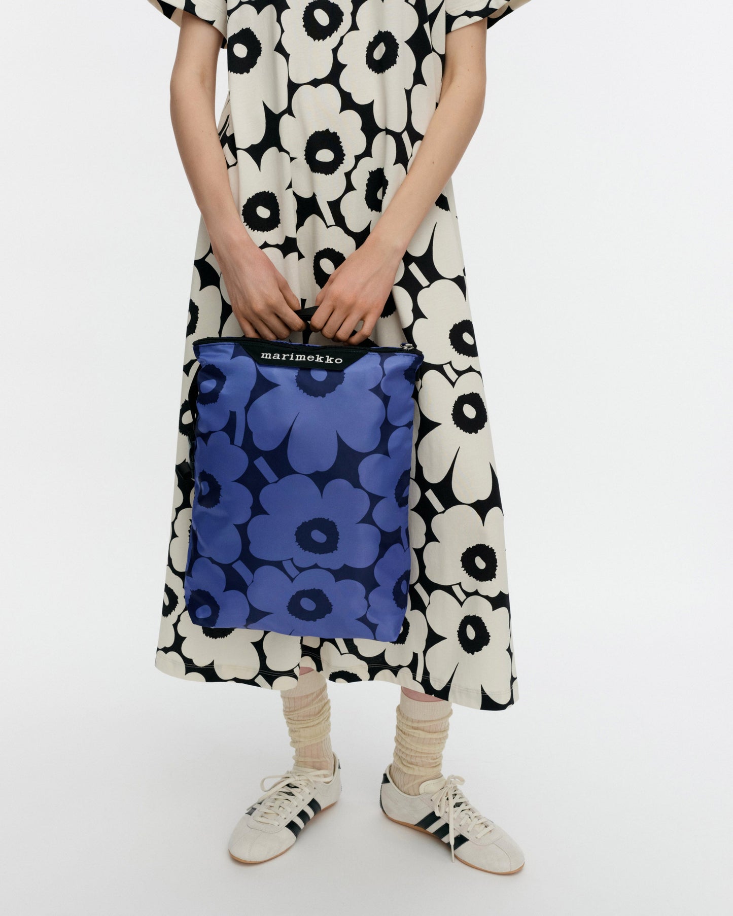 Neat Crossbody Unikko M Shoulder Bag