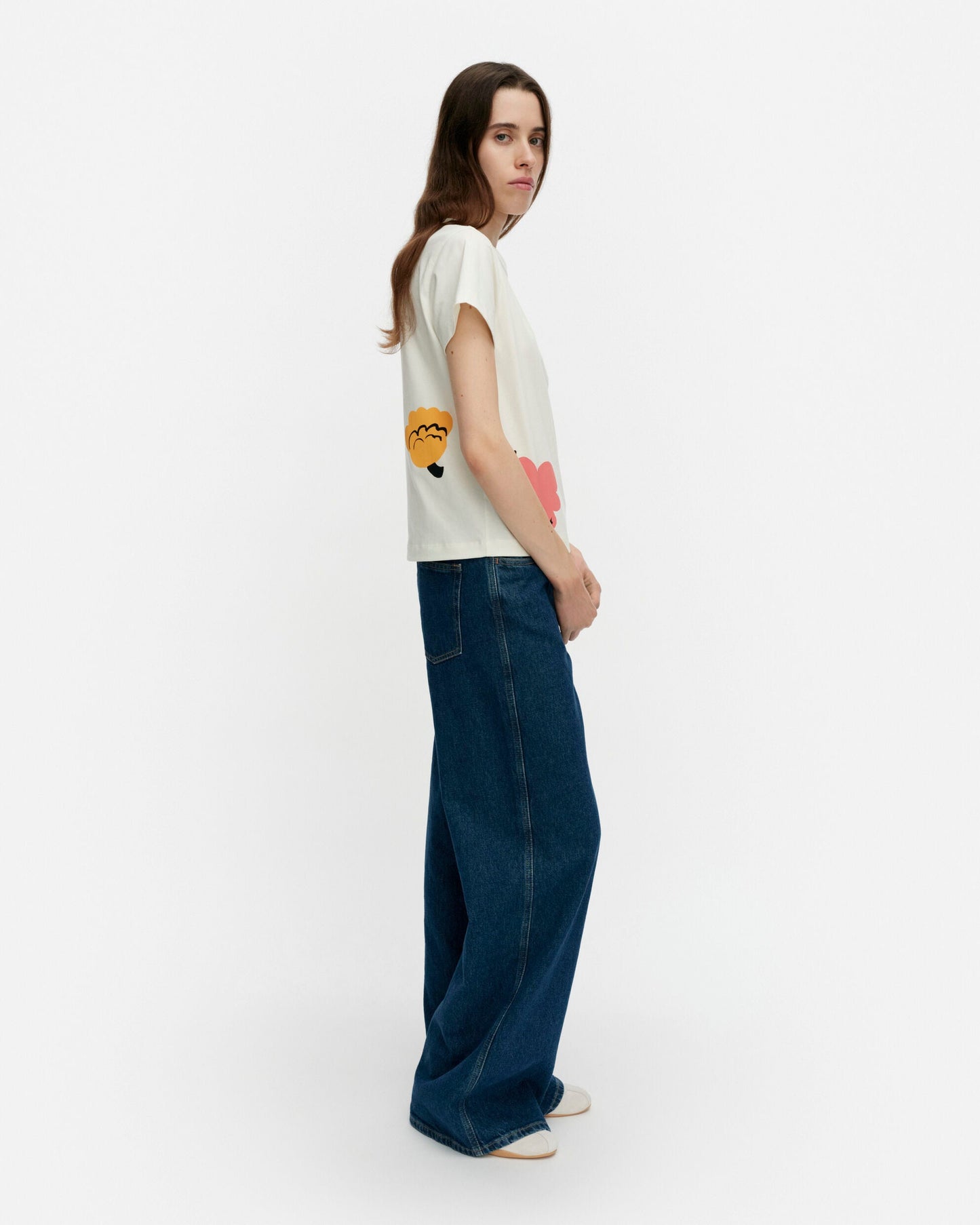 Tämmöne Kukasta Kukkaan Placement Shirt