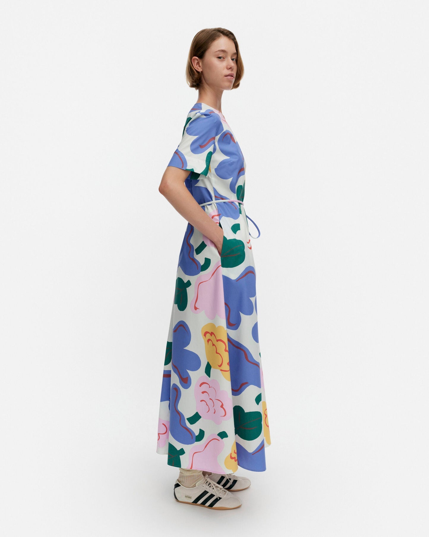 Asetelma Kukasta Kukkaan Dress