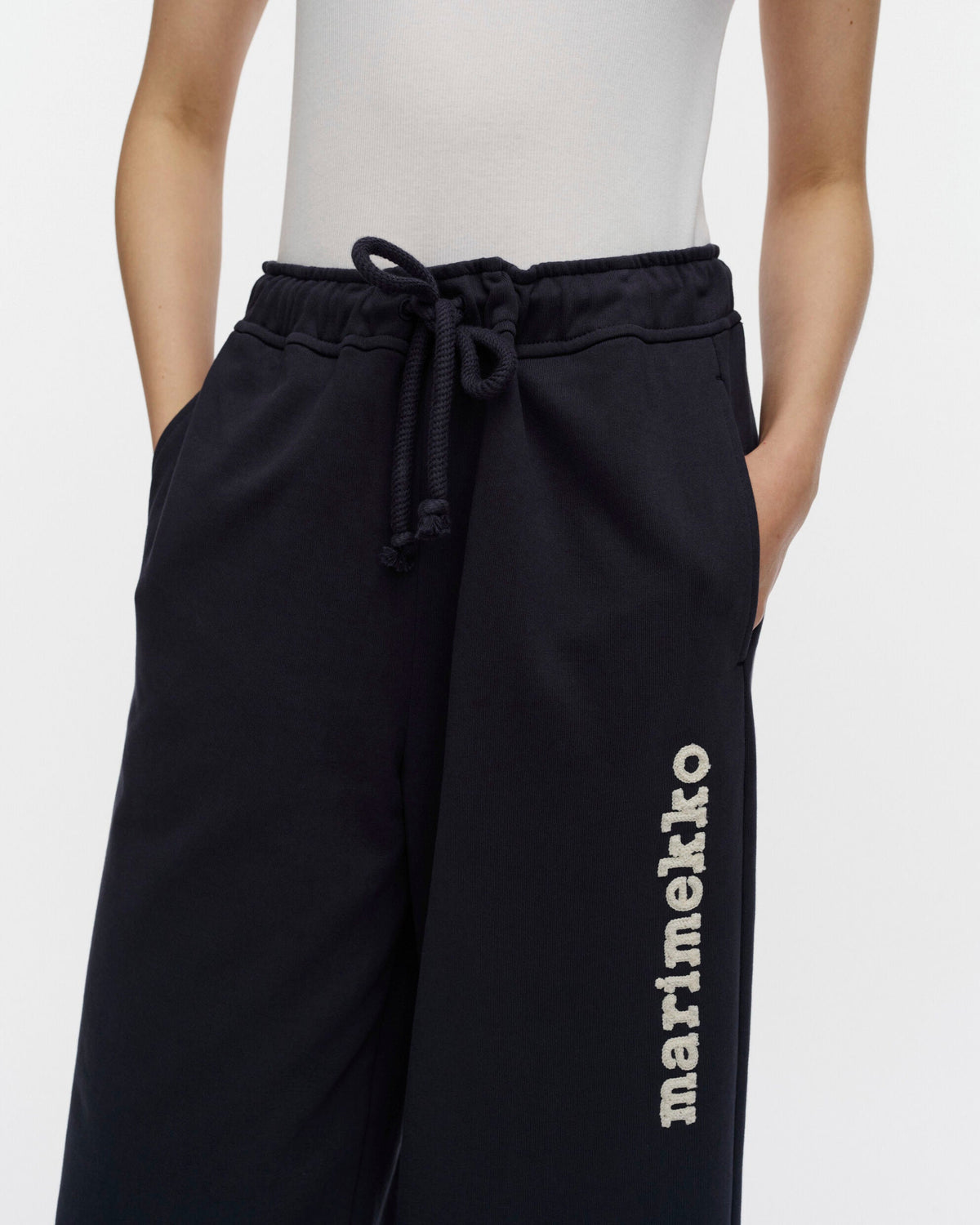 Puuska Logo Placement Kioski Sweatpants