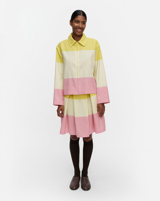 Kirjaimet Hennika Shirt