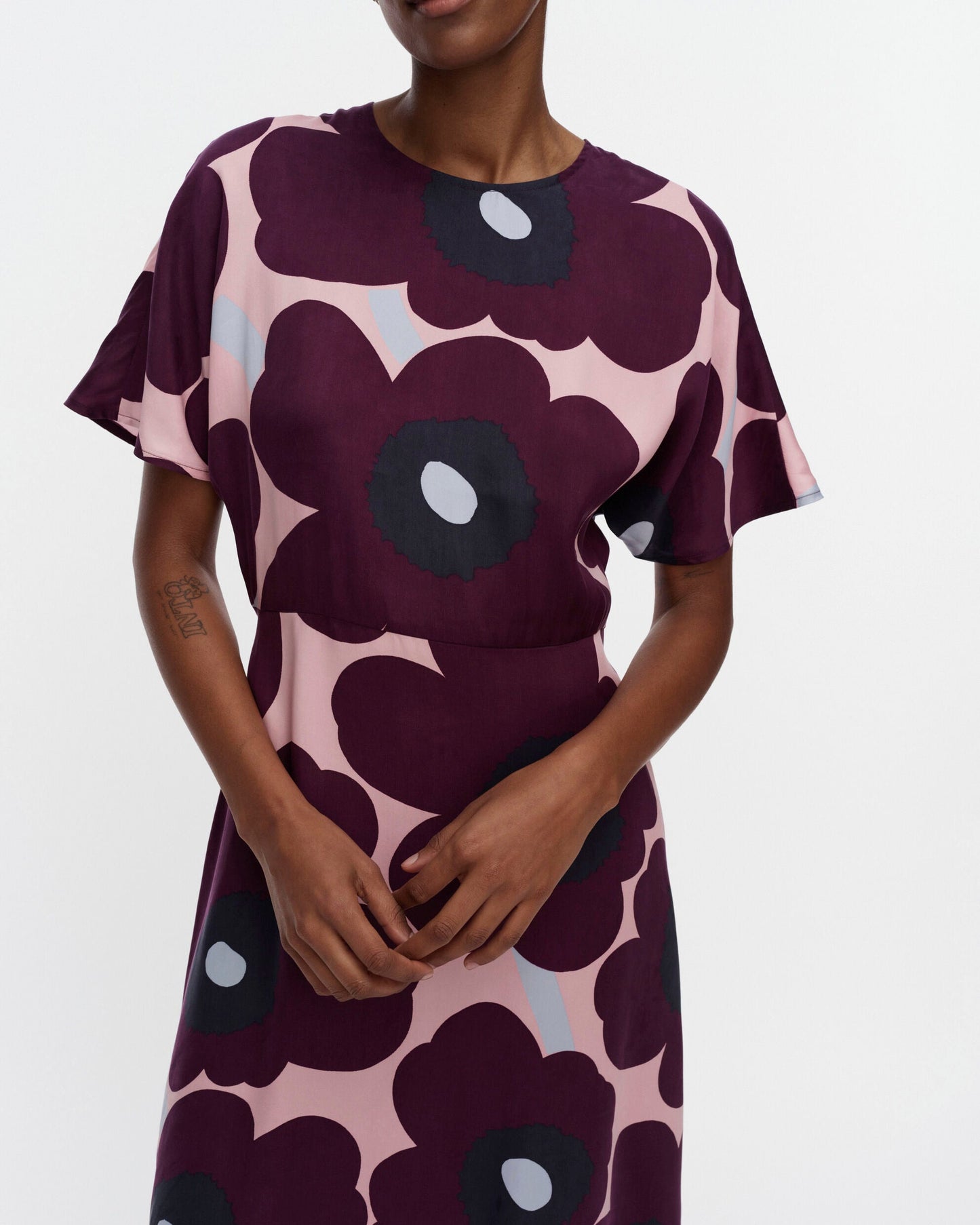 Heleä Unikko Dress